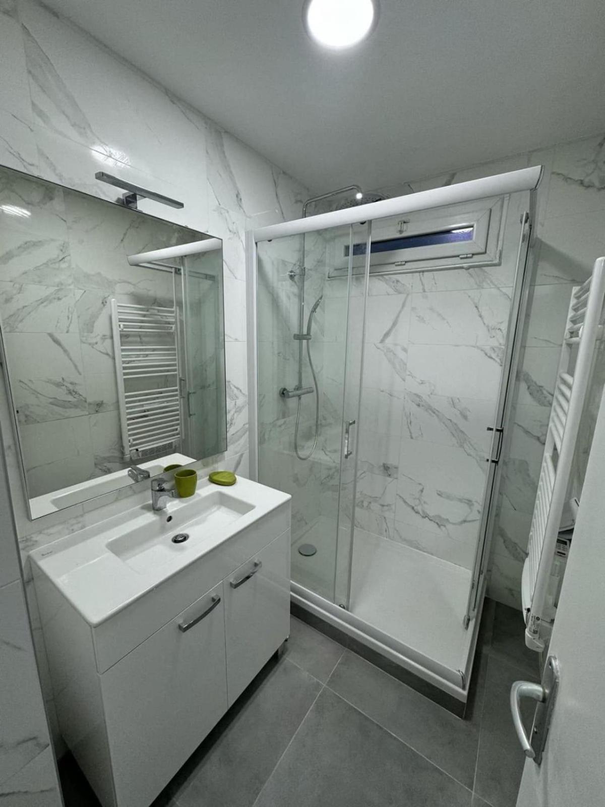 Housing Renovated Of 68 M2 - *
